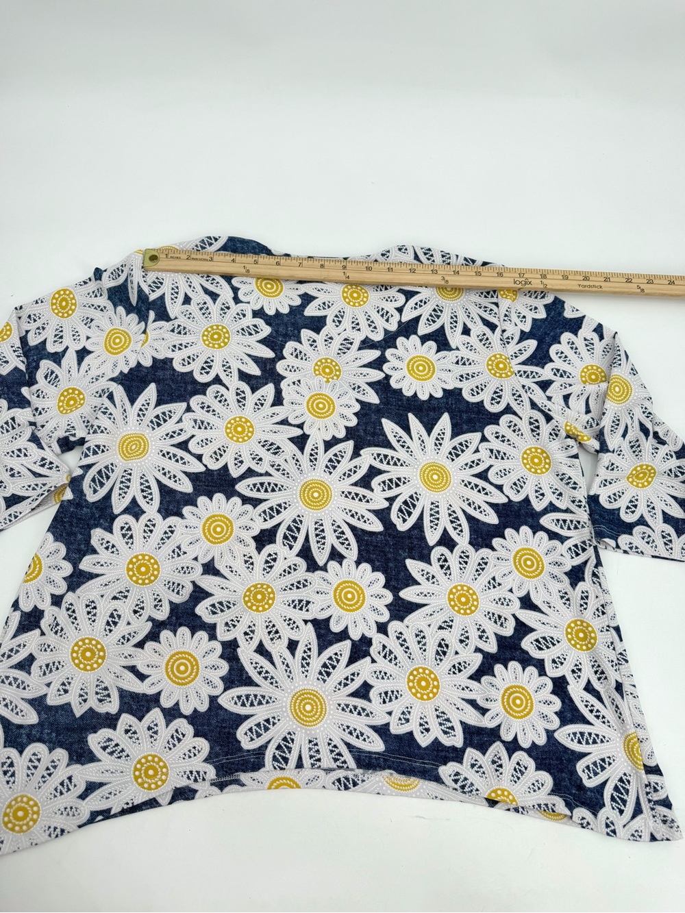 Alfred Dunner Petite Top Women’s PL Blue Daisy Floral 3/4 Sleeve Sharkbite Hem - Picture 7 of 7